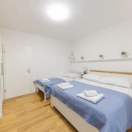 House Niko T With 6 Apartmán *