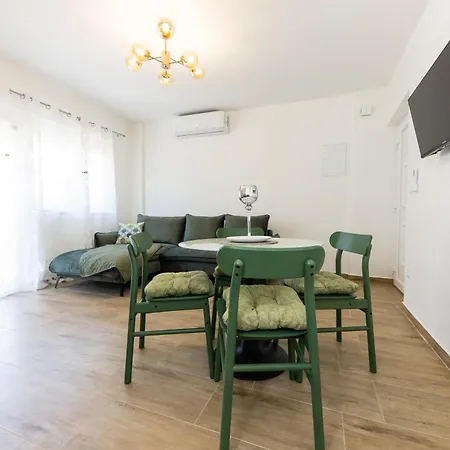 House Niko T With 6 *