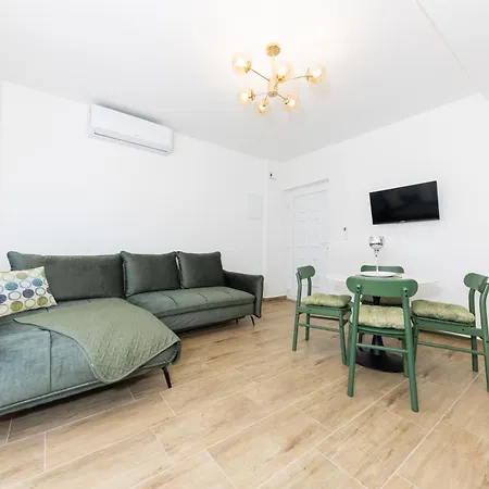 House Niko T With 6 *