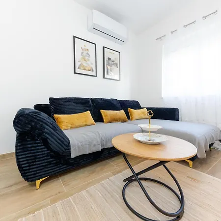 House Niko T With 6 * Spalato