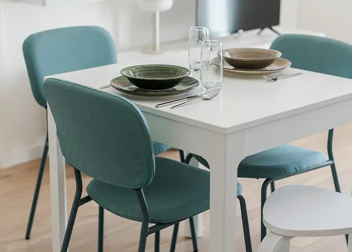 House Niko T With 6 Apartment Split