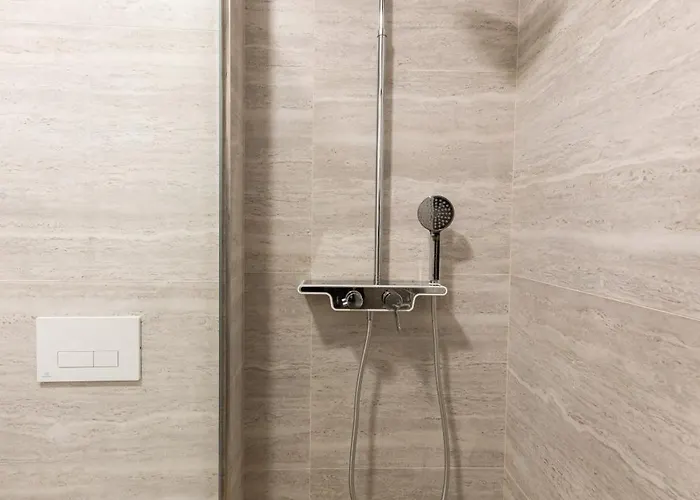 House Niko T With 6 *