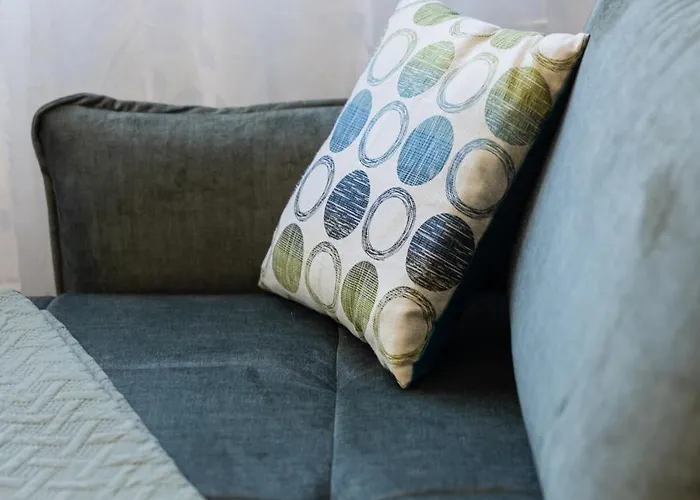 House Niko T With 6 Apartment Split