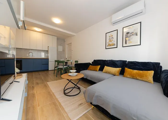 House Niko T With 6 *