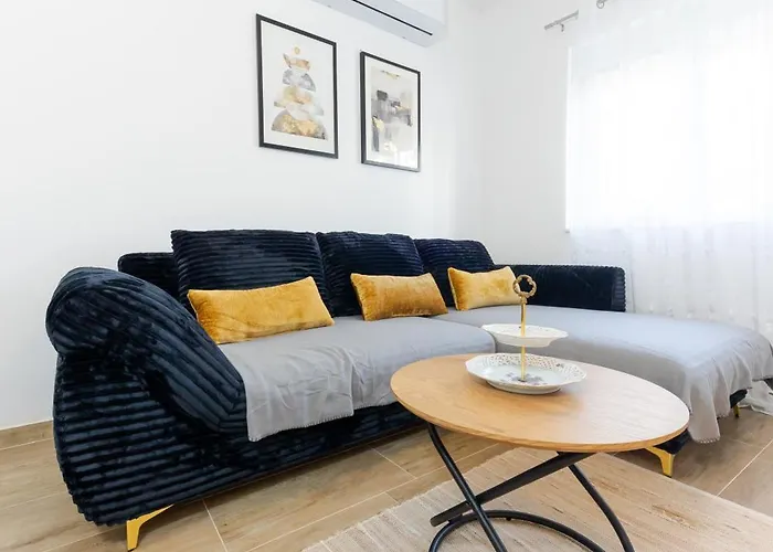 House Niko T With 6 * Split