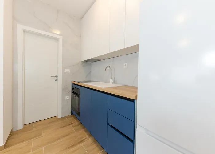 Apartment House Niko T With 6 *