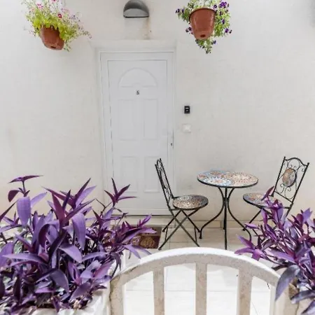 House Niko T With 6 Apartamento *