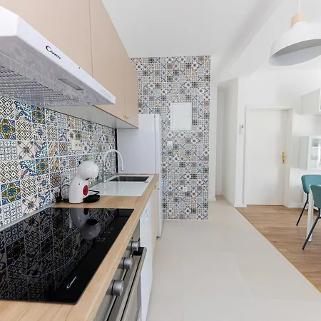 House Niko T With 6 Apartmán *