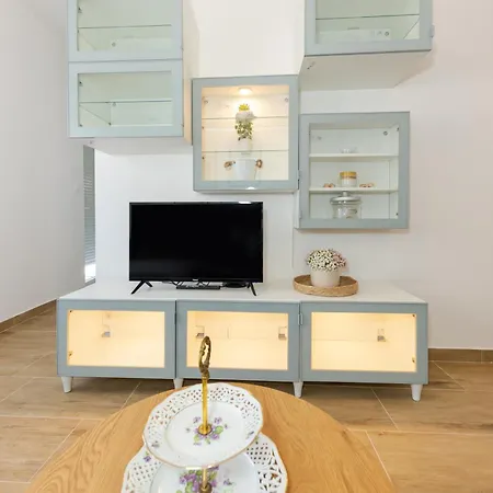 Apartamento House Niko T With 6 Split