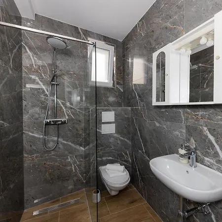 House Niko T With 6 Apartamento *